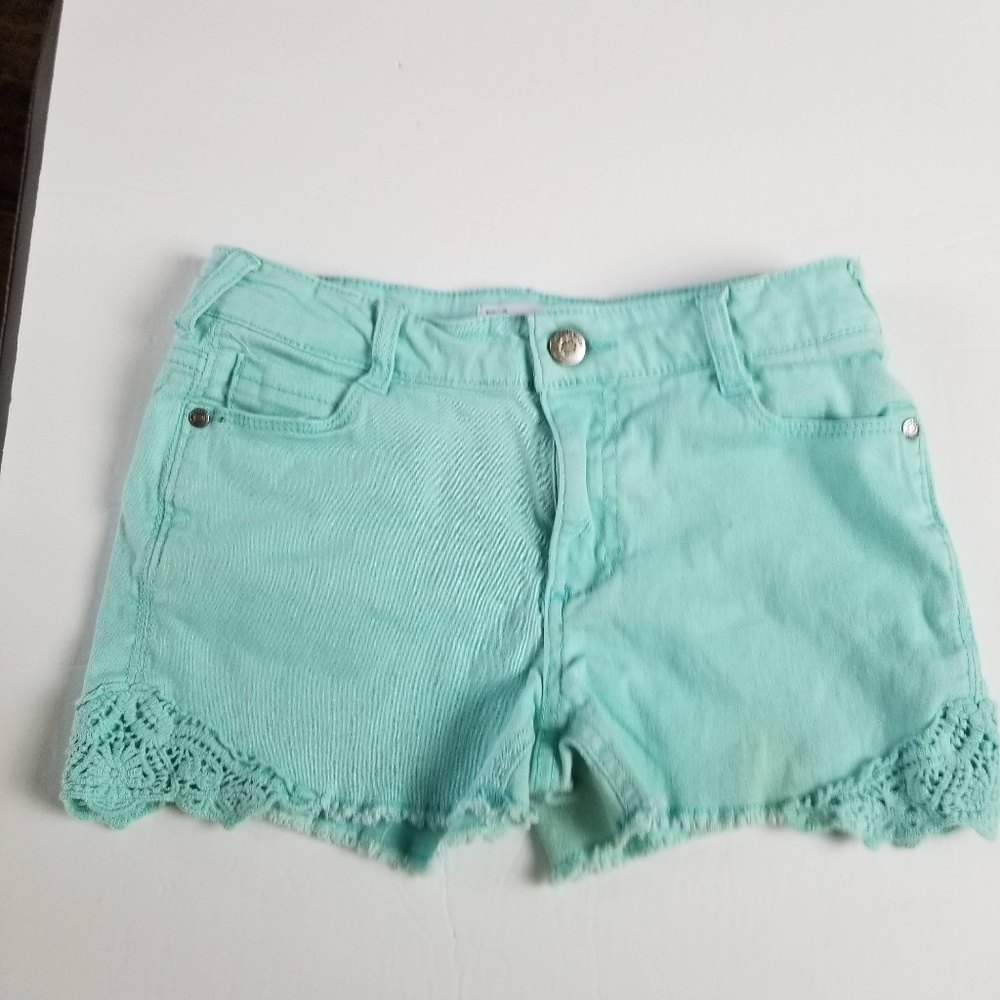 NWOT Epic Threads Girls Green Crochet Frayed Short